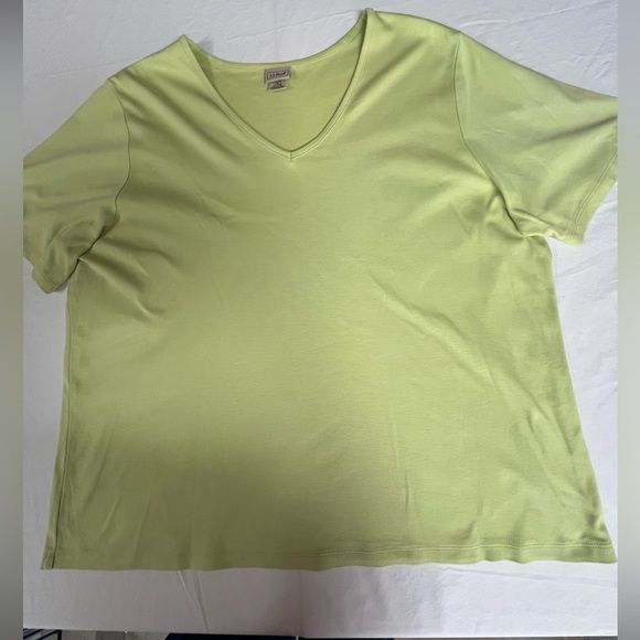 L.L. BEAN WOMEN’S SIZE 2X LIME GREEN V NECK SHORT SLEEVE TEE SHIRT. - Picture 1 of 6